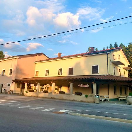 Senozece Gostisce Stari Grad酒店 外观 照片